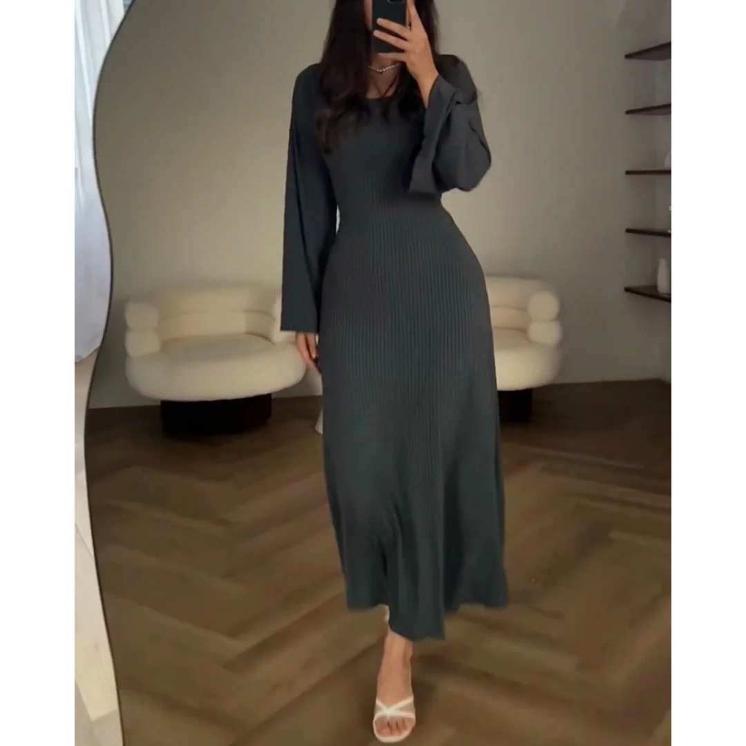 Robe en tricot côtelé pour femmes avec des manches évasées | Maxi