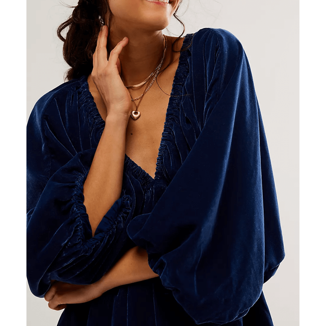 Women's winter dress with V-neck and puff sleeves | Mini