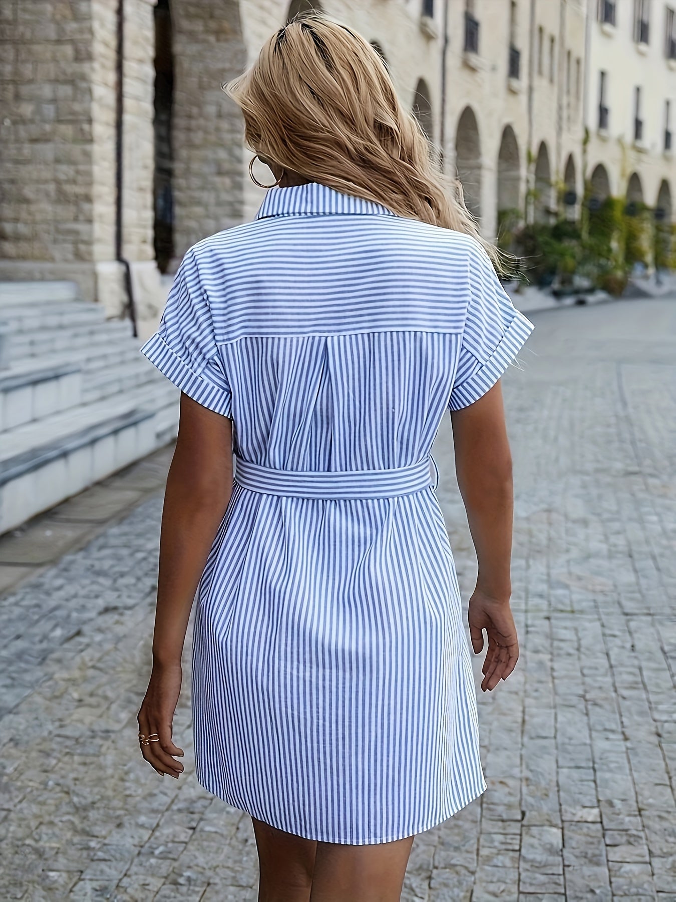 Umi | Robe décontractée avec boutons et col pour femmes