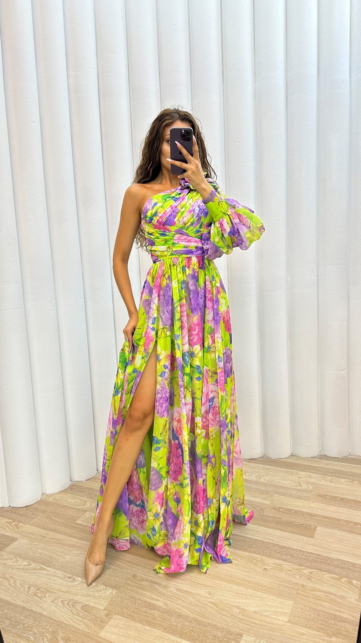 Wedding Dress with High Slit and Flowers for Women | Maxi