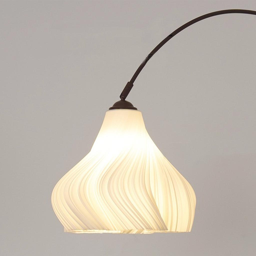 Lampe sur pied unique en forme de canne à pêche pliée pour la lecture