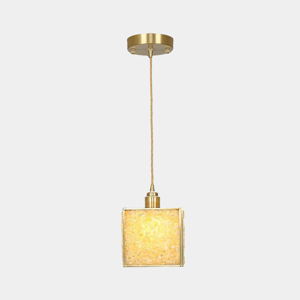 Suspension lumineuse colorée en laiton avec cristaux en forme de cube carré