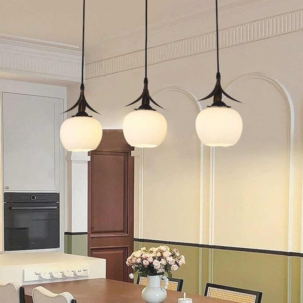 Suspension contemporaine en bronze avec verre blanc en forme de fleur