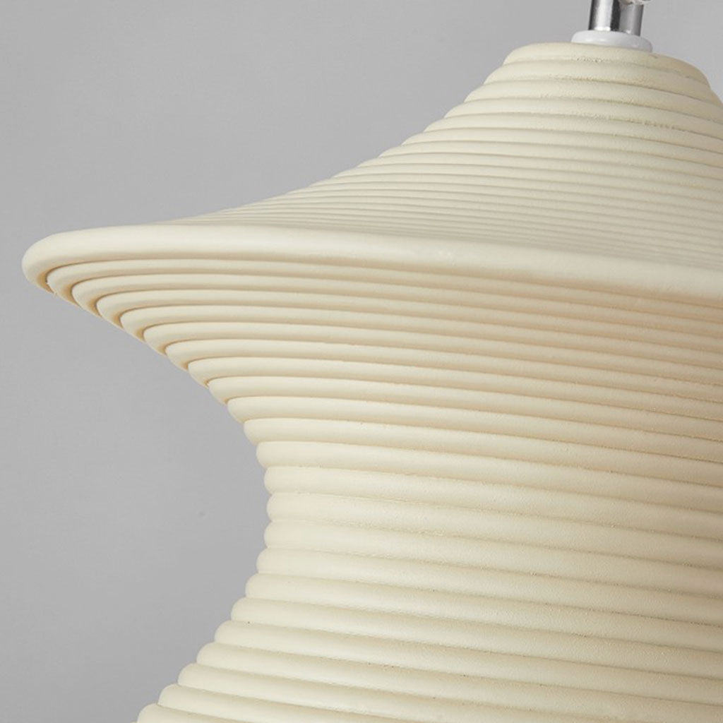 Suspension Minimaliste Wabi-Sabi Gyro résine, blanc/beige