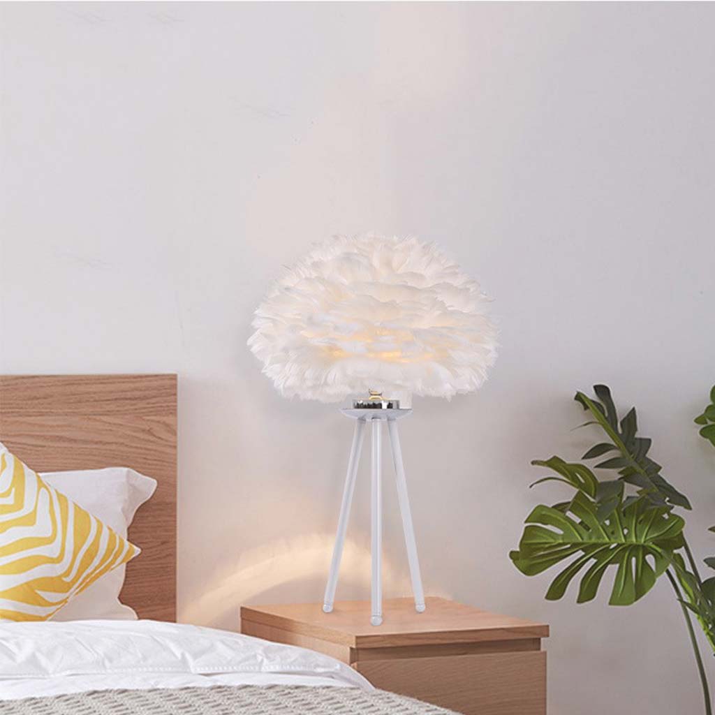 Ensemble de lampes sur pied et de lampes de table avec abat-jours en plumes d'oie, blanc/rose