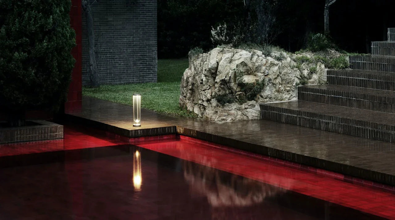 LumiBreeze - Compact Table Lamp with Dimmable LED