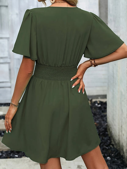 Winslet | Robe avec taille froncée et décolleté en V