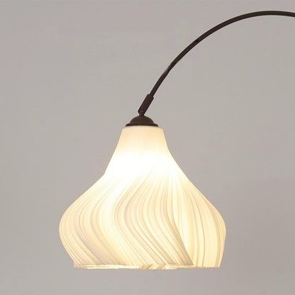 Lampe sur pied unique en forme de canne à pêche pliée pour la lecture