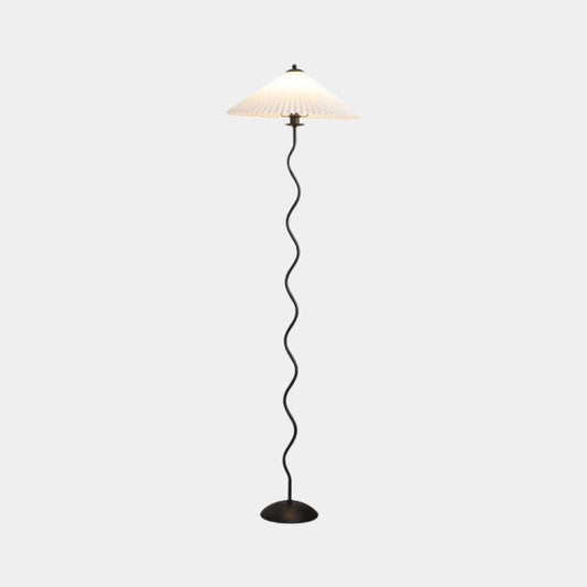 Lampe sur pied vintage ondulée avec abat-jour en tissu blanc plissé
