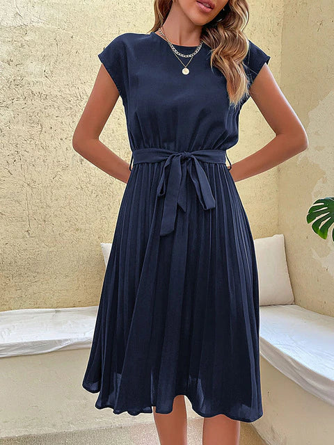 Ciara | Robe mini plissée à manches courtes