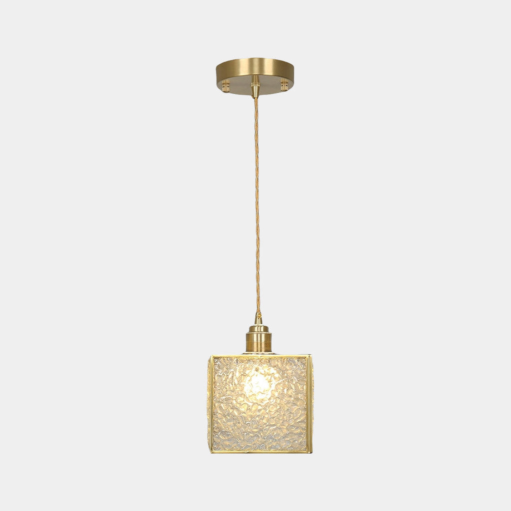 Suspension lumineuse colorée en laiton avec cristaux en forme de cube carré