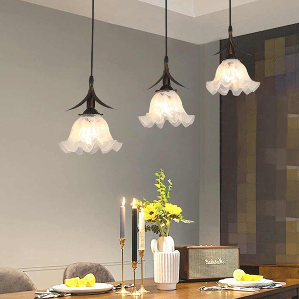Suspension contemporaine en bronze avec verre blanc en forme de fleur