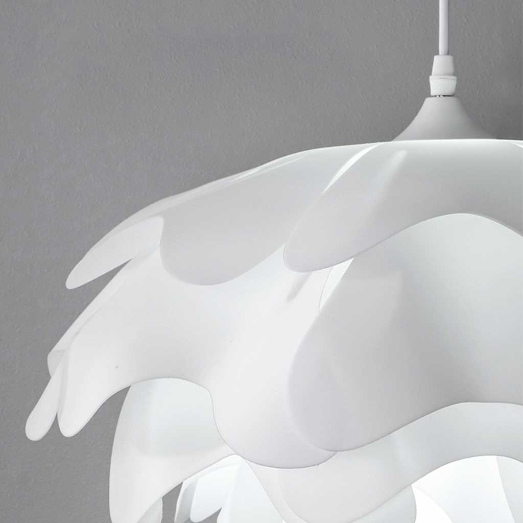 Suspension Élegante Crème Acrylique en Forme de Fleur, Blanche