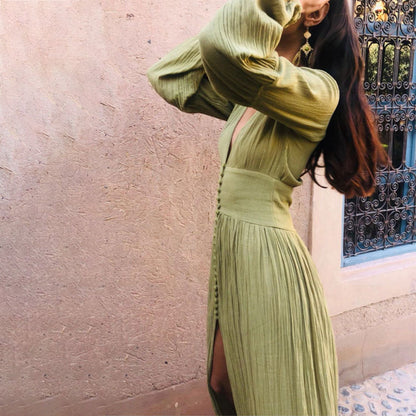 Nevaeh | Robe décontractée avec décolleté en V, jupe longue et plis à la taille pour femmes