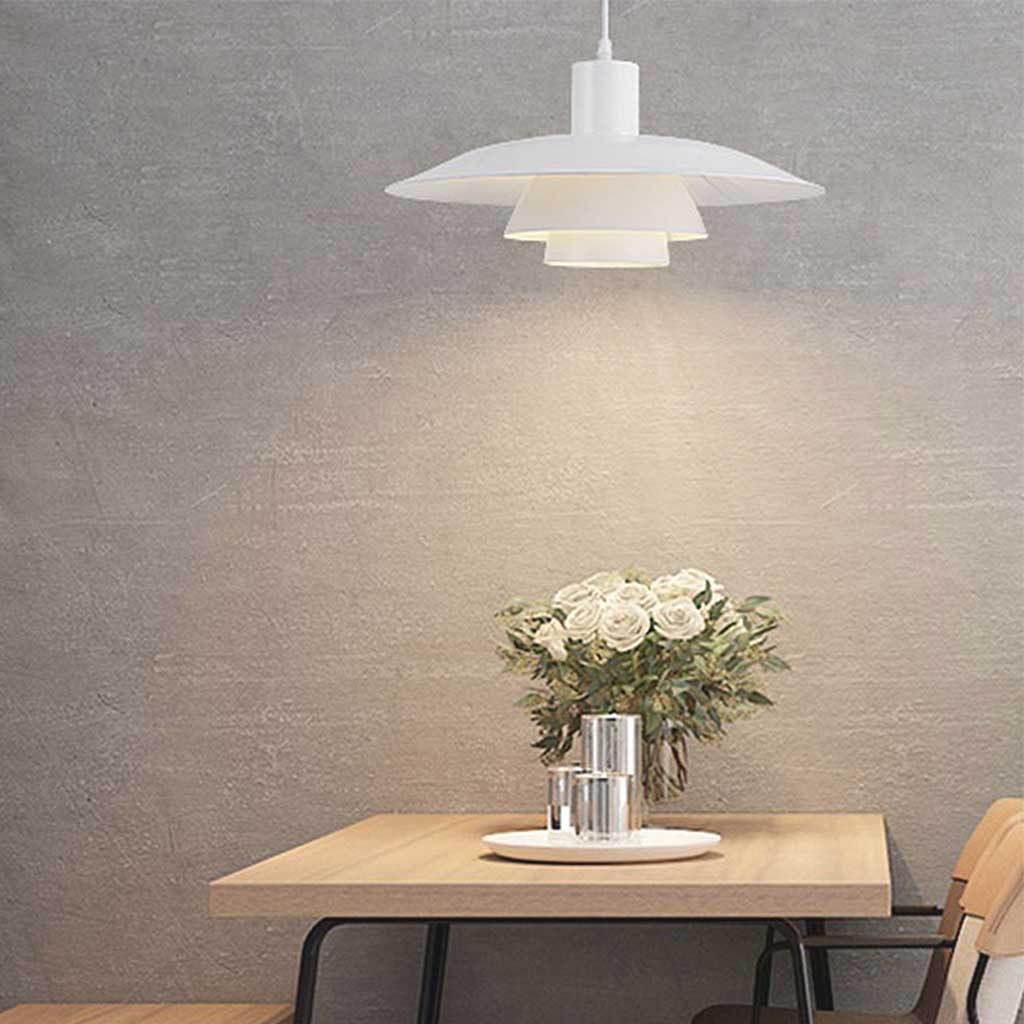 Suspension moderne iconique en aluminium avec 3 abat-jours pour salle à manger, blanc