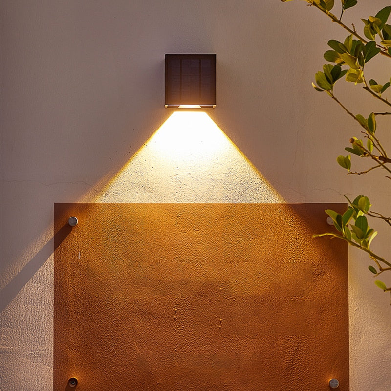 EcoGlow - Lampe solaire extérieure économe en énergie