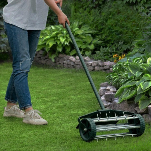 Robust manual spike soil aerator