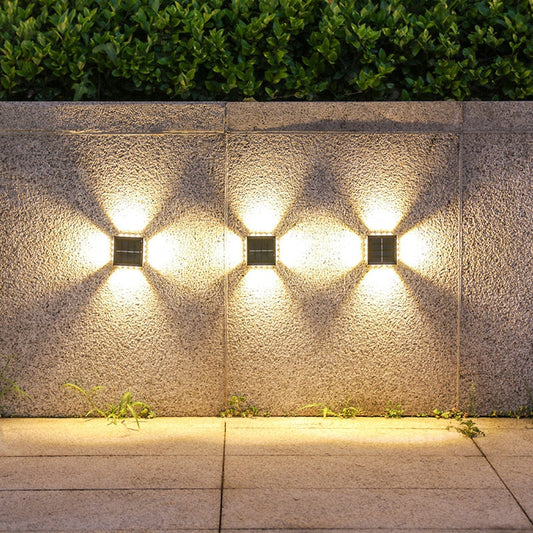 SolarLume - Lampe Murale Solaire Durable au Design Moderne