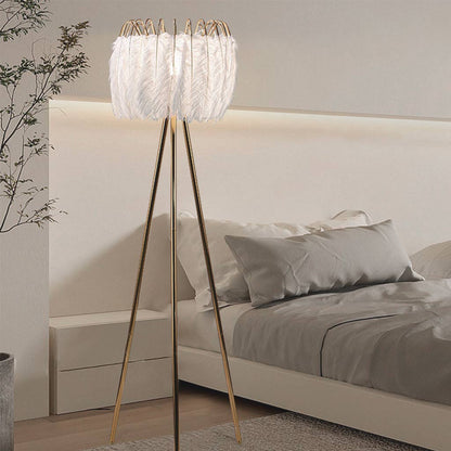 Lampe sur pied en plumes d'autruche style scandinave trépied, blanche